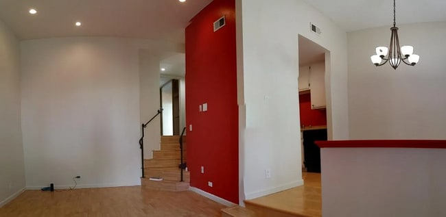 Building Photo - 2290 Sun Glory Ln
