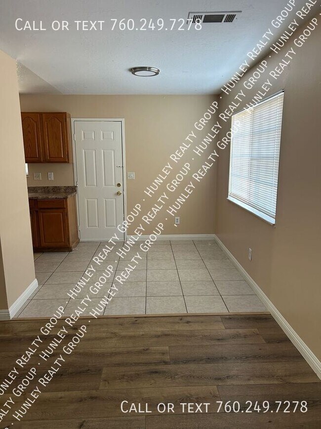 Foto del edificio - 15459 Jasmine St