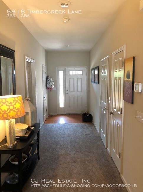 Foto del edificio - 8818 Timber Creek Ln