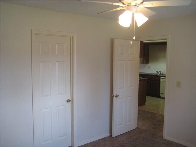 Building Photo - 3507 W Beechwood Dr