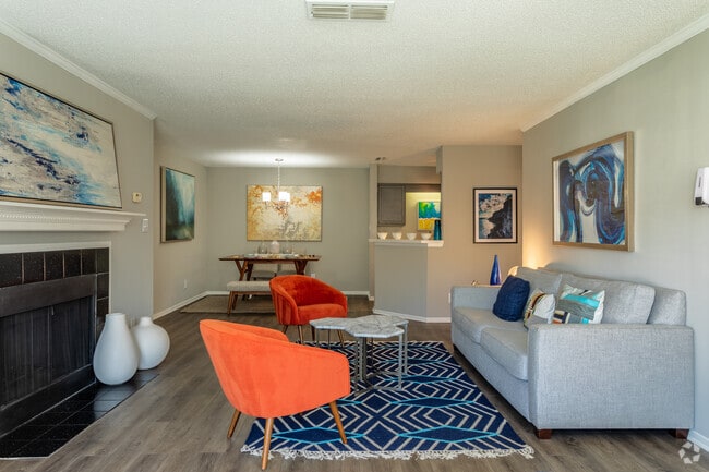 2BD, 2BR - 1224SF - Living Area - Colony Woods