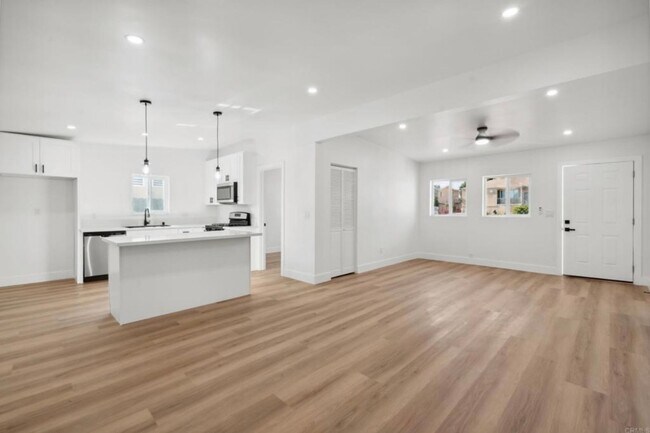 Foto del edificio - 4251 College Ave