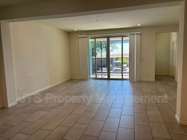 Building Photo - 3686 Rockdale Dr