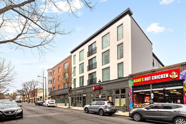 Foto del edificio - 6155 Ridge Ave