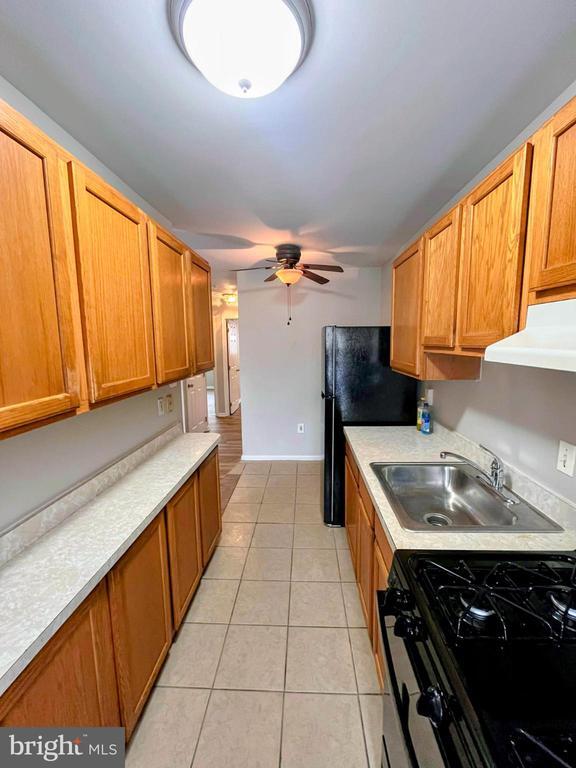 Foto del edificio - 405 E Spruce St