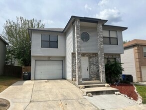 Building Photo - 15 McLennan Oak