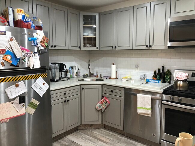 Foto del edificio - 987 Halsey St