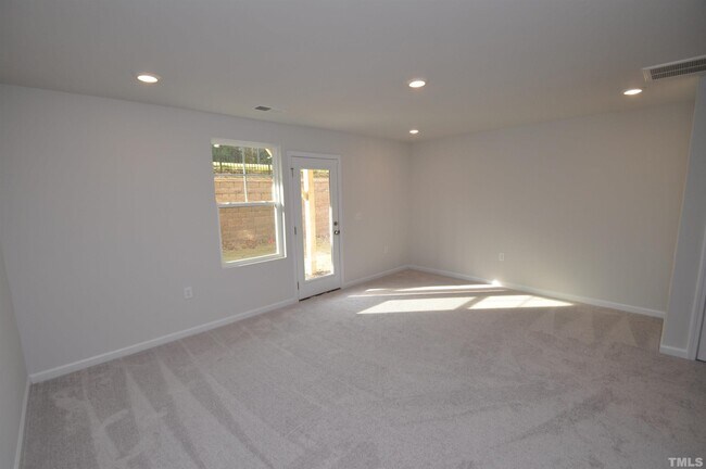 Foto del edificio - 1007 Shoreside Dr