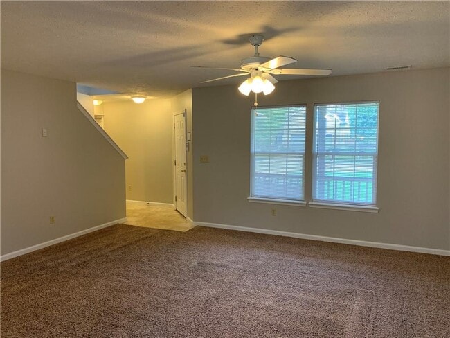 Building Photo - 10705 Snowdrop Way