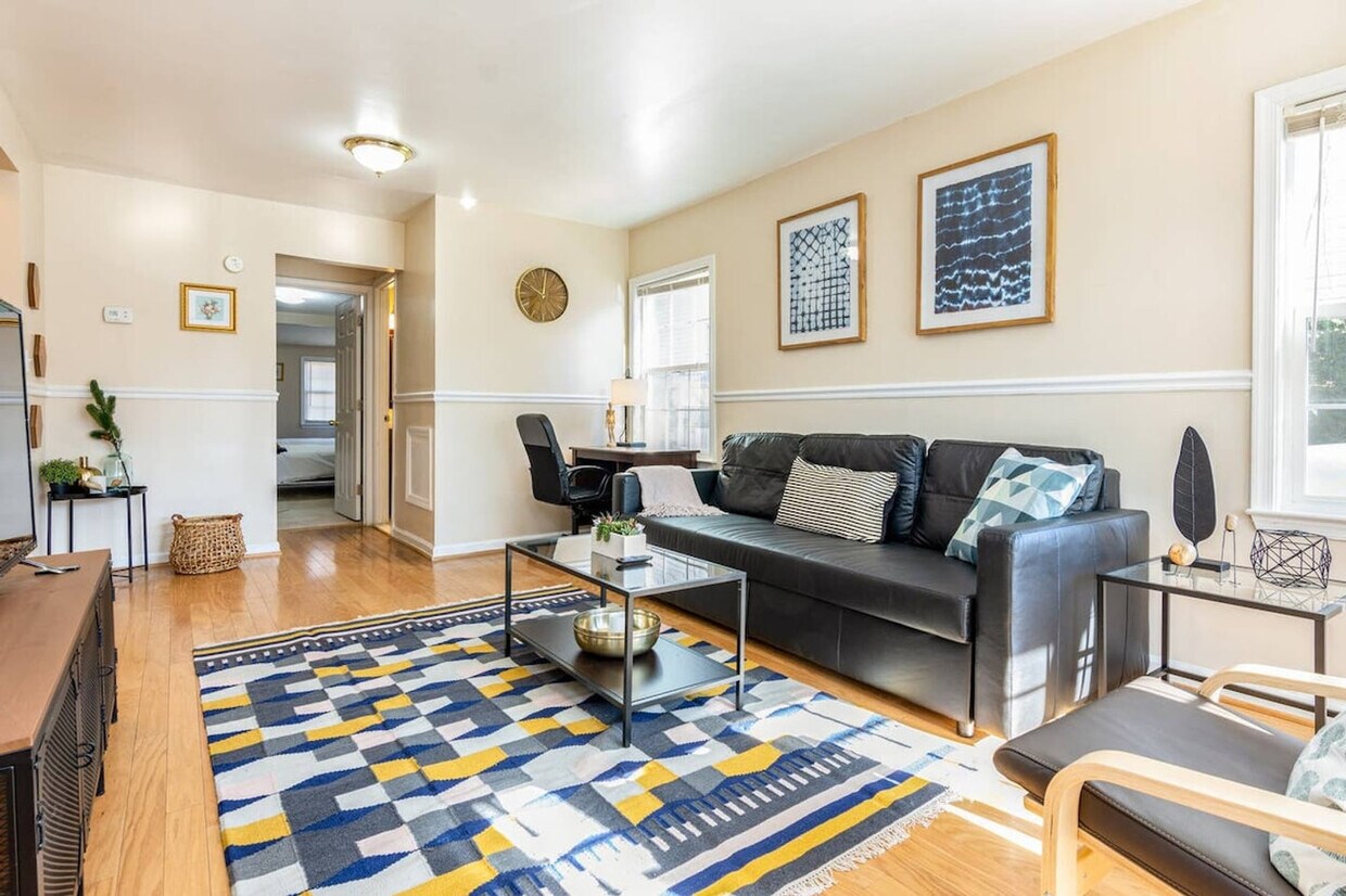Foto principal - 4737 Wilson Blvd