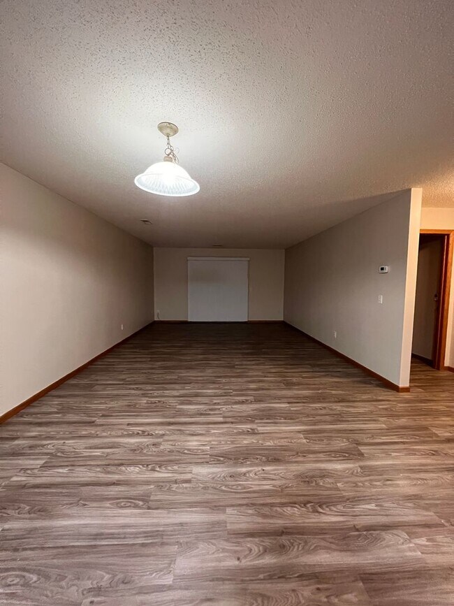 Foto del edificio - 2 Bedroom Town Home, FLEXIBLE MOVE IN DATE!