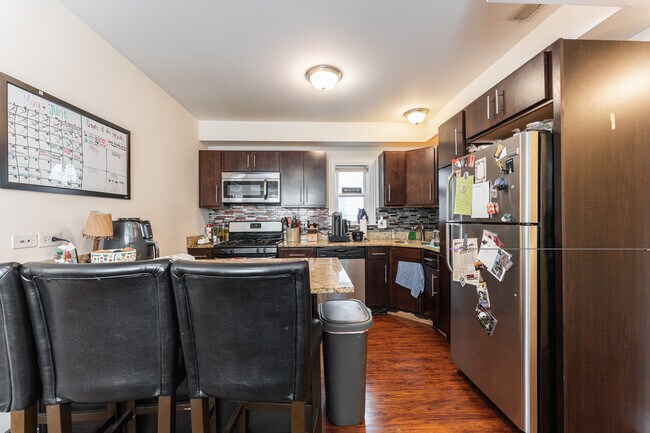Foto del edificio - 3047 N Kimball Ave