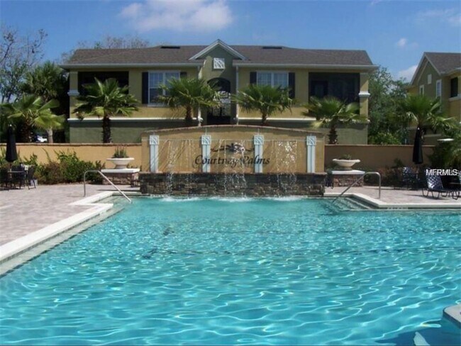 Foto del edificio - 10121 Courtney Palms Blvd