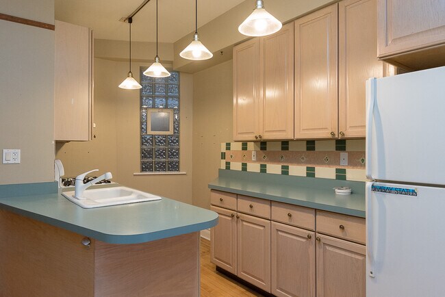 Foto del edificio - 1029 N Winchester Ave