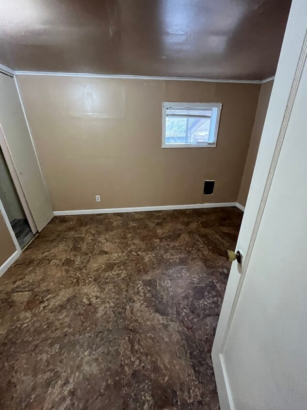 Building Photo - 16102 Road 10.7 NW