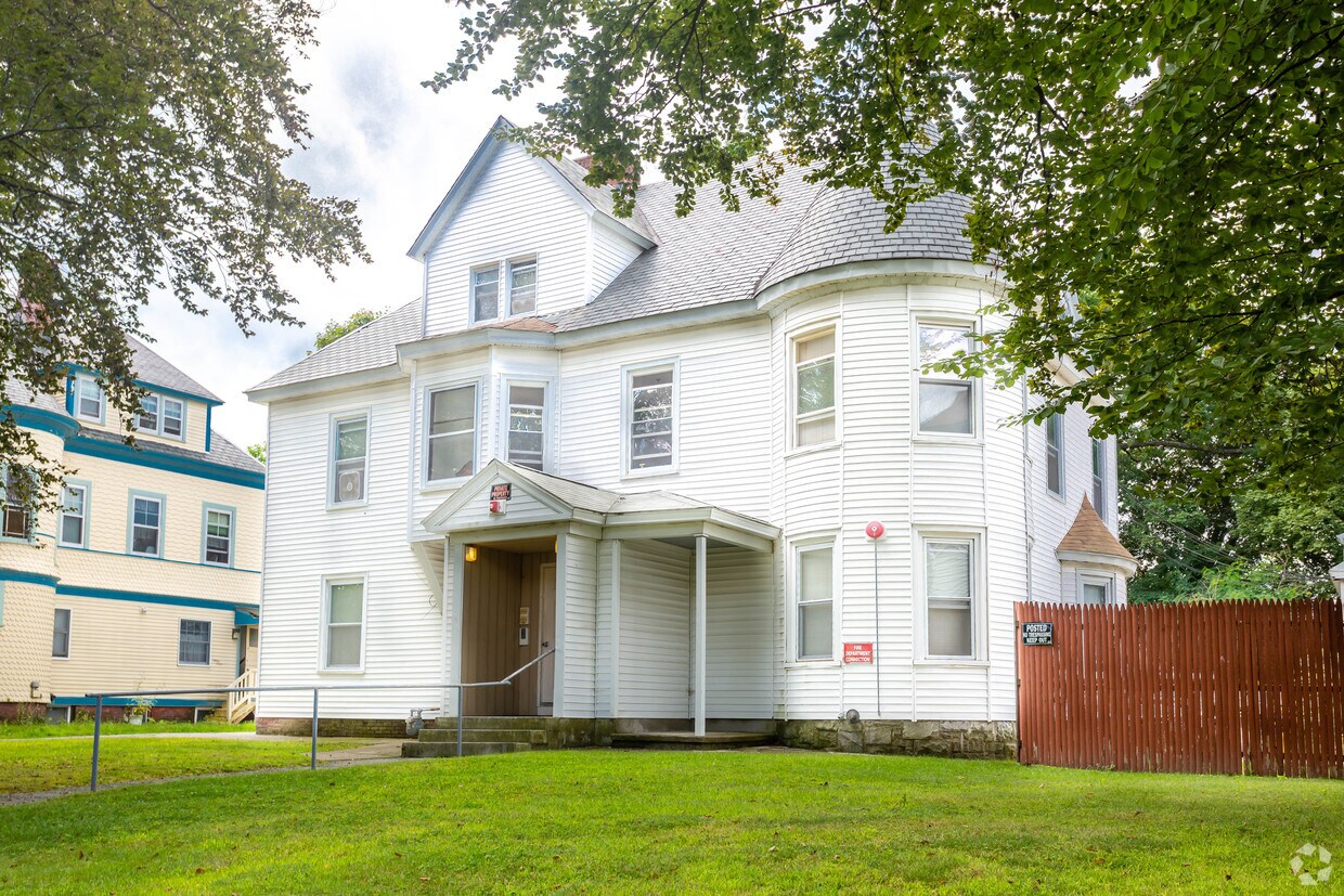 Primary Photo - 36 Richards St