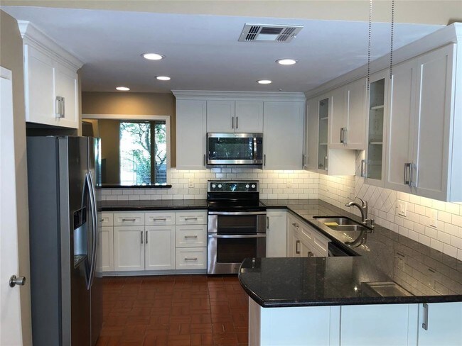 Foto del edificio - 7655 S Braeswood Blvd