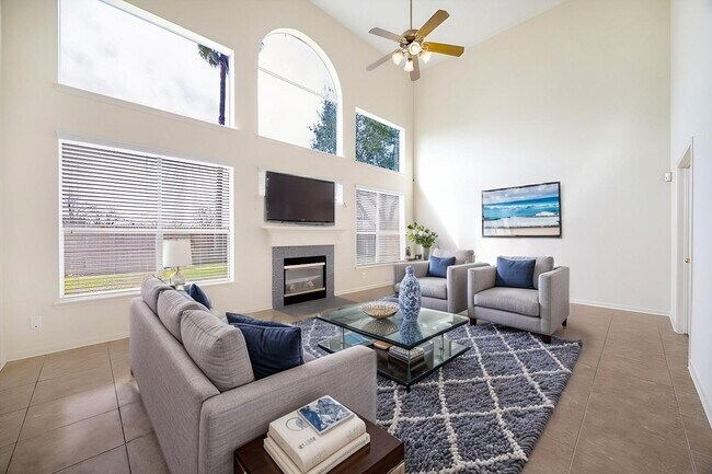 Foto del edificio - 15027 Moss Bridge Ln
