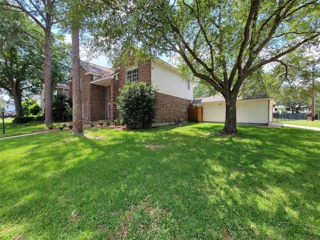Foto del edificio - 8502 Canyon Pine Dr