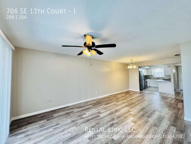 Foto del edificio - 706 SE 13th Ct