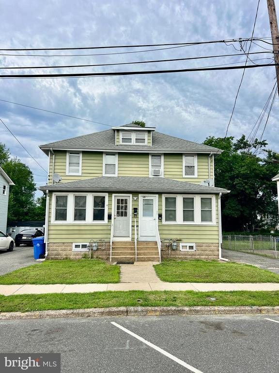 Primary Photo - 25 College Ave