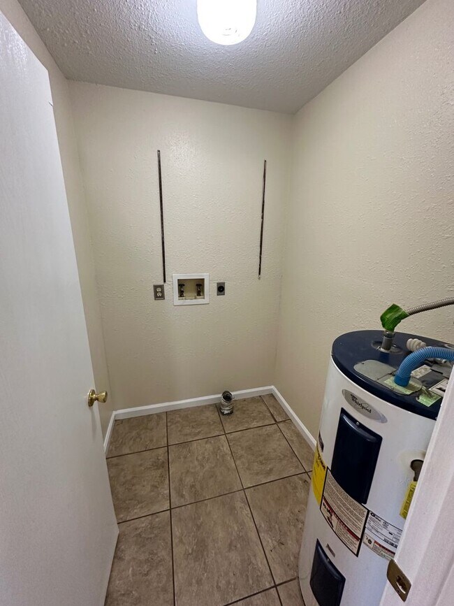 Building Photo - 1153-MF2-E2