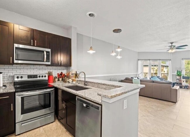 Foto del edificio - 4115 Chatham Oak Ct