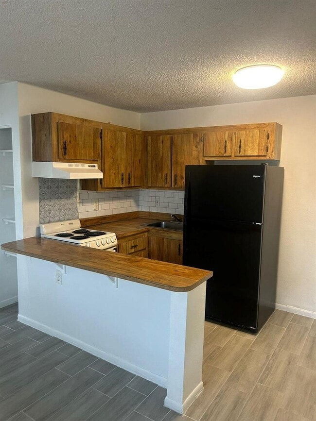 Building Photo - 5174 NE 6th Ave