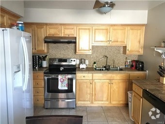 Primary Photo - 1331 Parkside Dr