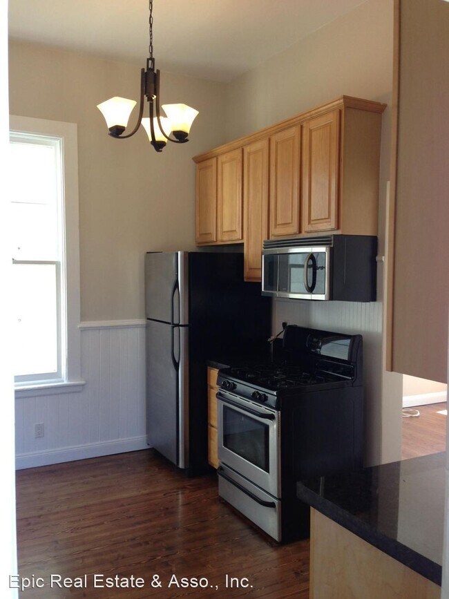Foto del edificio - 4 br, 1 bath House - 1857 Pine Street