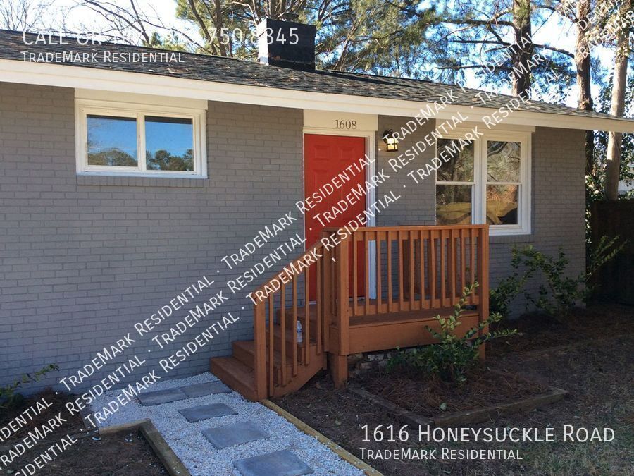 Primary Photo - 1616 Honeysuckle Rd