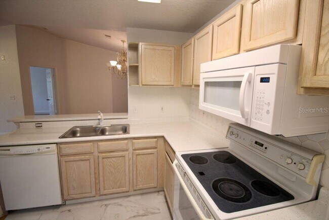 Foto del edificio - 8903 Latrec Ave