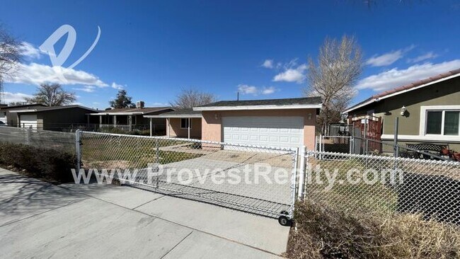 Building Photo - Cute & Cozy 2 Bed, 1 Bath Hesperia Home!!!
