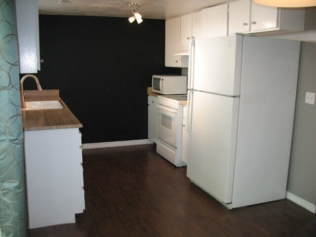 Building Photo - 1447 S 50 W