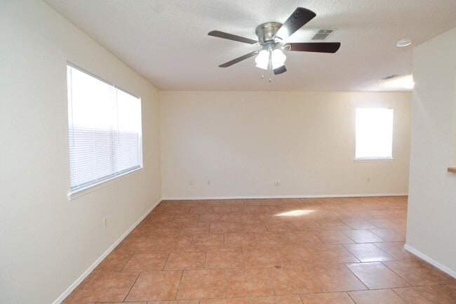 Building Photo - Spacious 2-Bed, 1-Bath Gulf Breeze Duplex Just Past the National Seashore with Updated Kitchen, F...