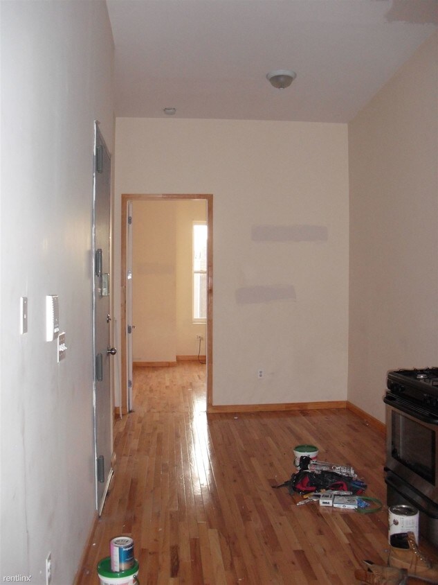Building Photo - 235 Troutman St