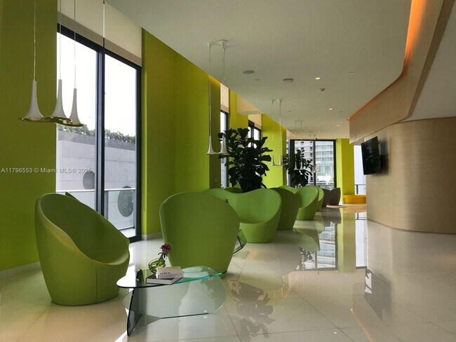 Foto del edificio - 501 NE 31st St