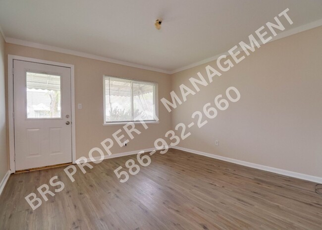 Foto del edificio - 3 BD 1 Bath in Hazel Park