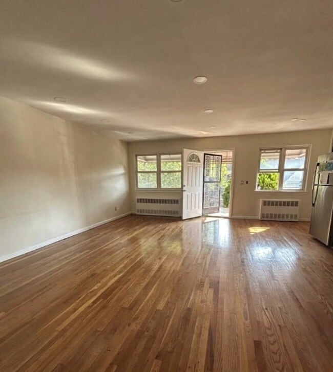Photo - 964 East 100th Street (Brooklyn, NY) House