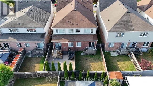 Building Photo - 54 Tozer Crescent