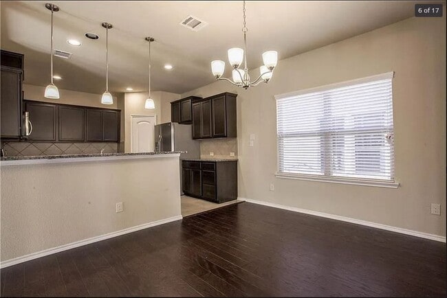 Building Photo - 616 Crowell Dr