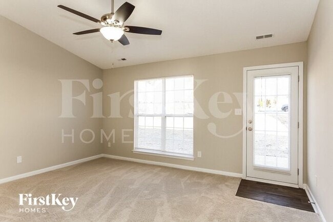 Building Photo - 2524 Fairstone Ave