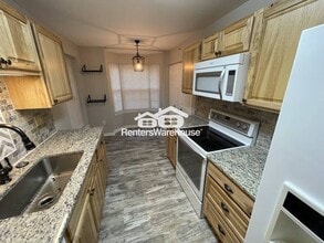 Building Photo - 201 Star Pointe Ct