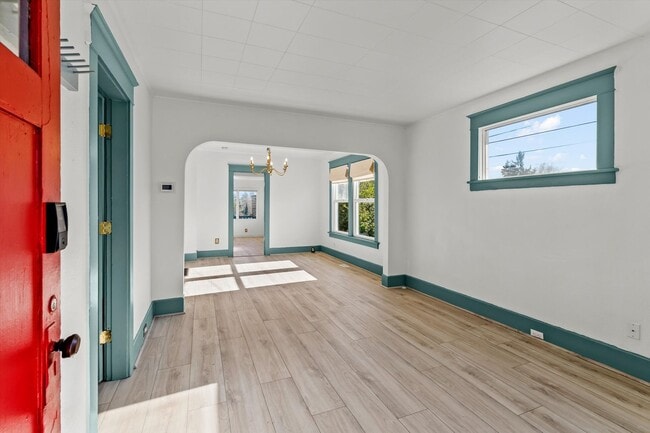 Foto del edificio - Spacious Tacoma Rental Featuring Large Yard & Entertainer’s Deck