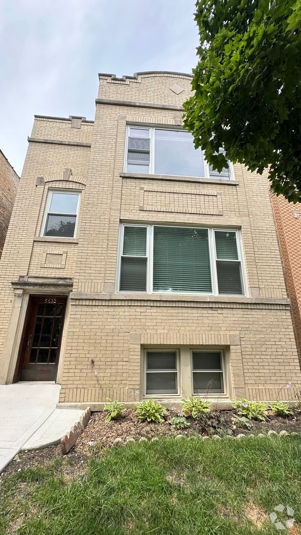 Building Photo - 5632 N St Louis Ave