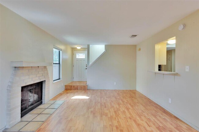 Foto del edificio - 8806 Springmail Cir