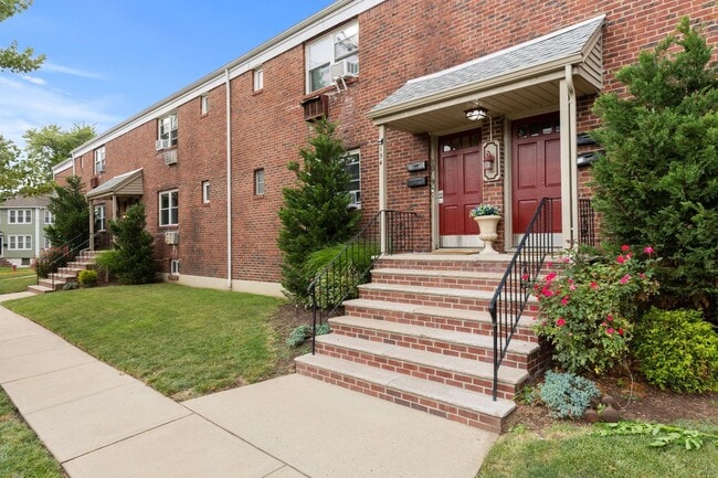 Building Photo - Lexander Manor Apartments