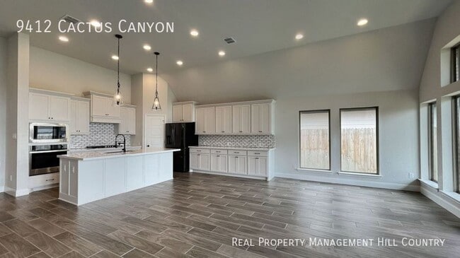 Foto del edificio - 9412 Cactus Canyon