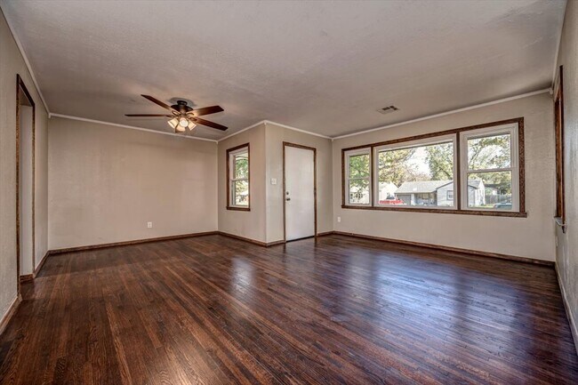 Foto del edificio - 809 N Ross Ave