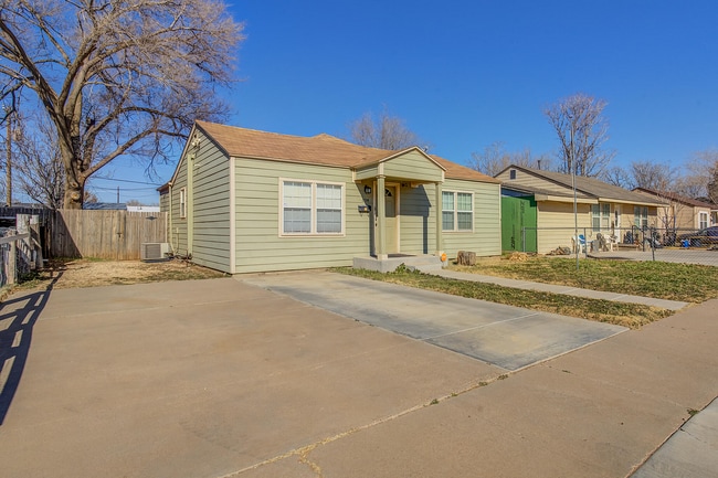 Building Photo - 2014 37th St